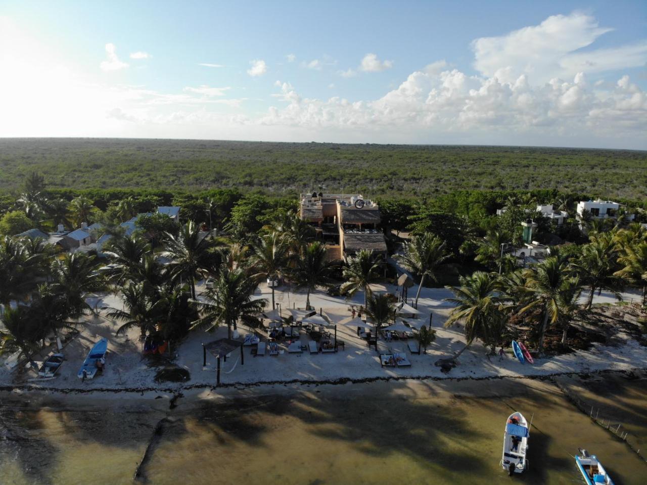 Hotel Luna De Plata Mahahual Exterior photo